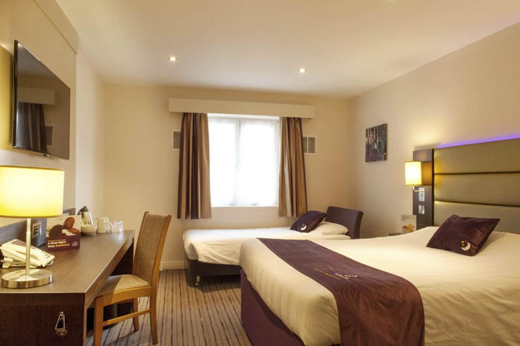 Premier Inn Edinburgh A1 - Newcraighall Экстерьер фото