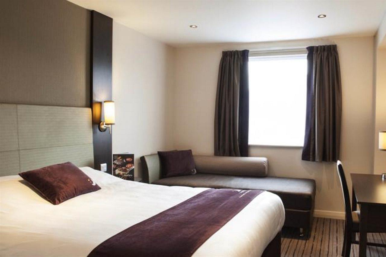 Premier Inn Edinburgh A1 - Newcraighall Экстерьер фото